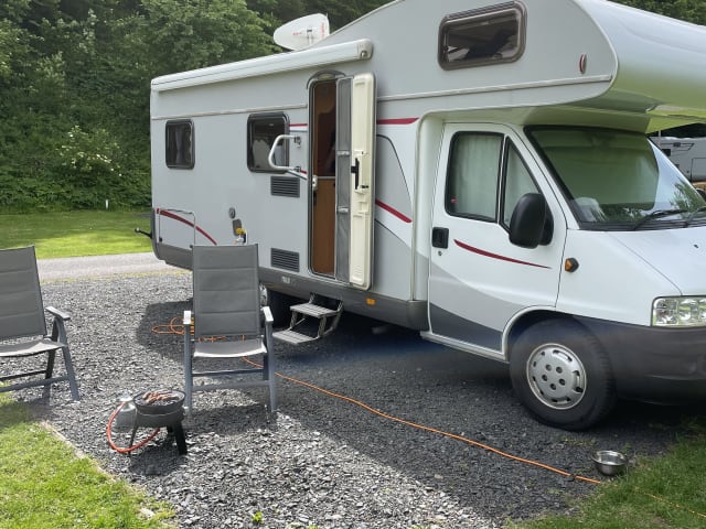 6 berth Hymer alcove from 2006