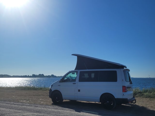 Het busje – Out and about in the VW T6-2018 van