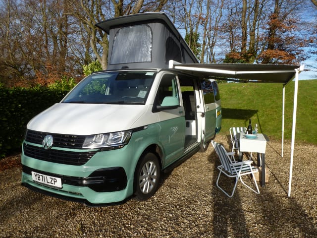 Betsy – 4-persoons Volkswagen campervan uit 2023