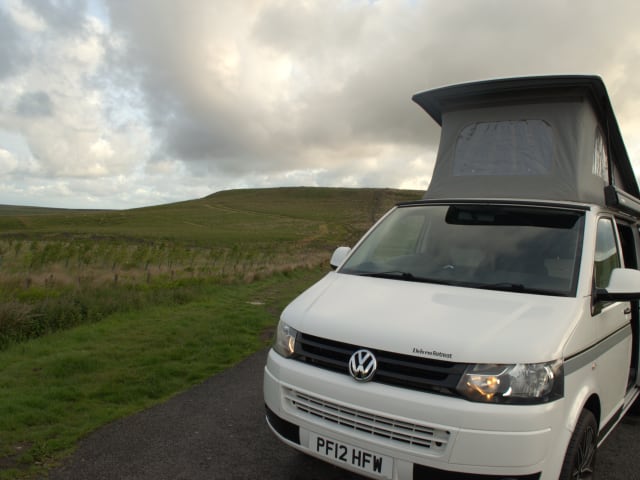 Mabel – 4 berth Volkswagen campervan from 2012