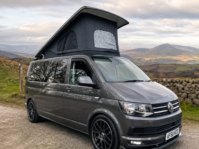 VW-Campingbus mit 4 Schlafplätzen ab Baujahr 2020