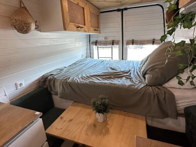 Ford transit camperbus  – 2p Ford bus uit 2007