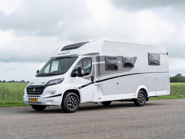 half integraal camper – Luxe Sunlight automaat - Royaal uitgevoerd 2018