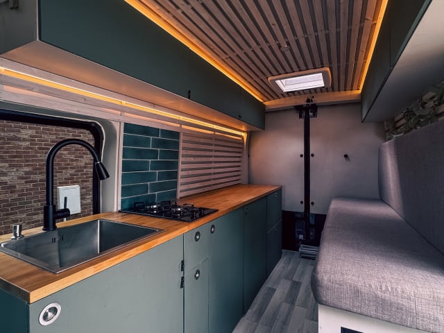 Drifter – Caravane semi-intégrée Ford 2 places de 2015