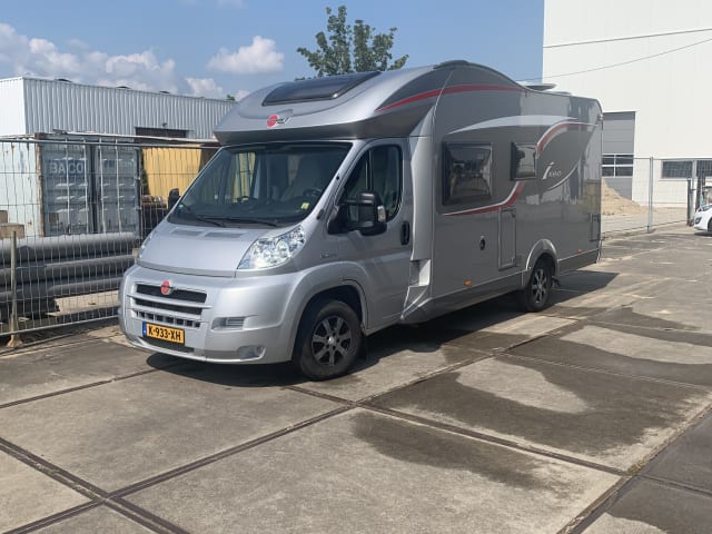 zwerver – Complete luxe 2-persoons camper te huur