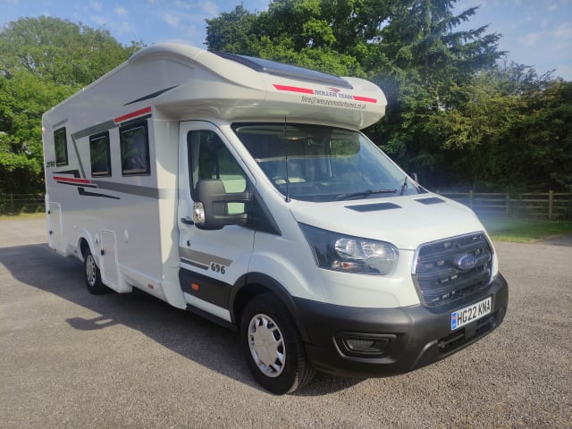 New 22 Reg Rollerteam Zefiro 696 4 Birth Luxury Motorhome