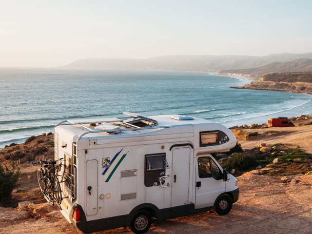 Compacte Knaus 4 persoons Alkoof Camper