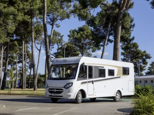 Evert – Carado I338 (Capron Hymer Group)