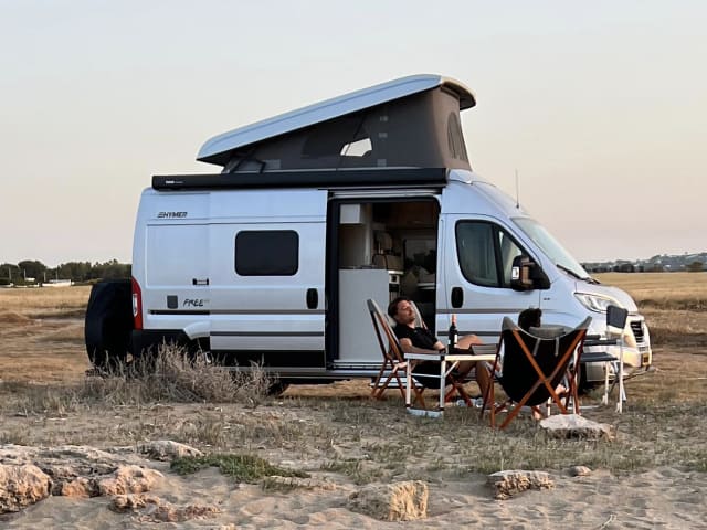 Freeda  – Camping-car Hymer aventureux et luxueux (4P)