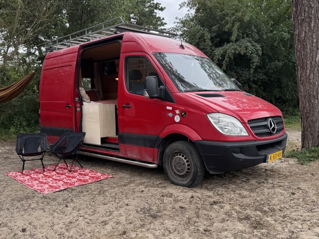 Mercedes-Benz camper - twee slaapplaatsen 
