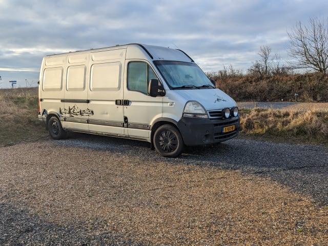 2p. Camperbus  – 2p Nissan bus from 2005