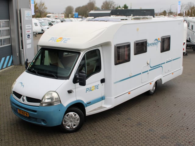 4p Renault semi-integrated uit 2009