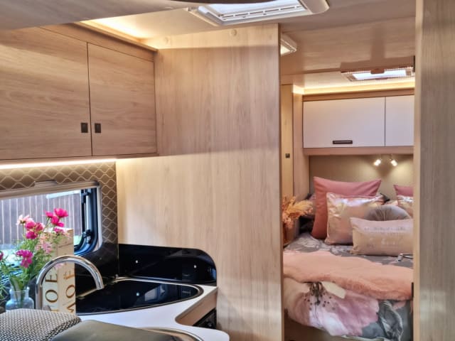 Autotrail F74 2023 – Luxe camper met 4 slaapplaatsen