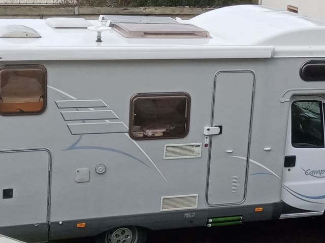 Freepouilles – Hymer C524