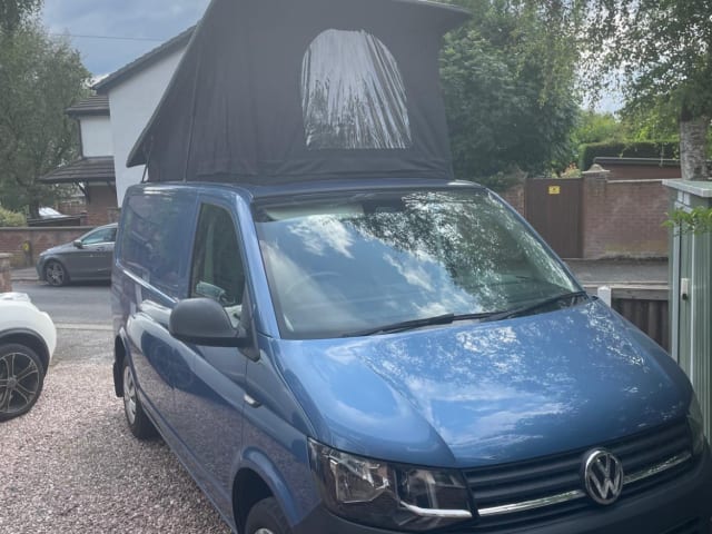 Betsy – 4 berth Volkswagen campervan 2019 Manual 