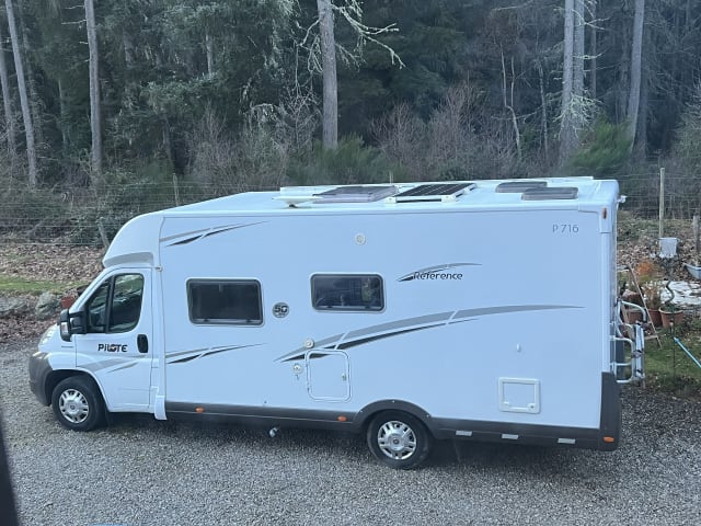 Jura – Luxury spacious Motorhome 