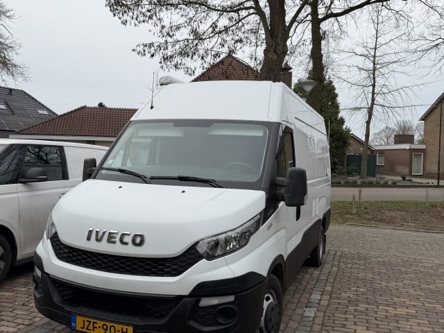 Campervan per 2 persone, modello 2016.