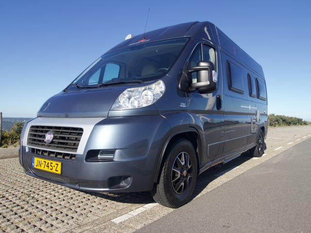 Skippy – Camper per autobus completo di lusso bello e robusto.