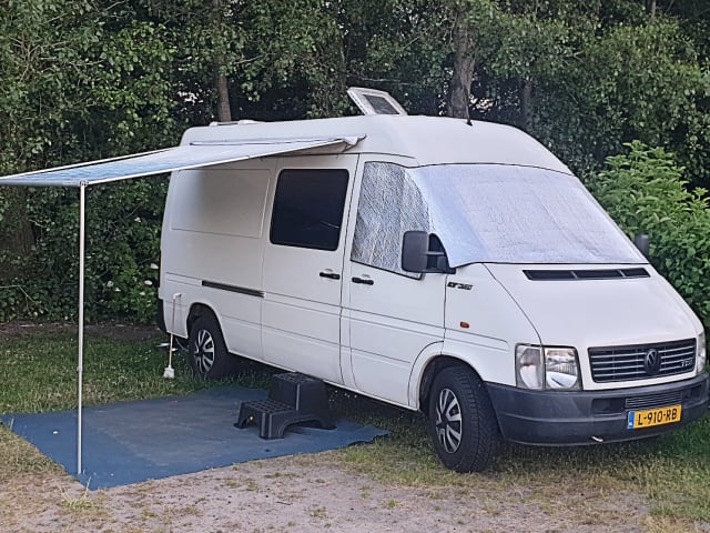 Jazzy – Volkswagen LT35 Wohnmobil aus dem Jahr 2004, für 2 Personen