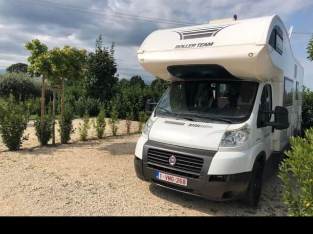 Fiat Alcove 6p - spacious, modernly furnished family-friendly Fiat Ducato