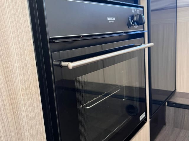 Perfect family motorhome  – 7-persoons Sun Living alkoof uit 2021