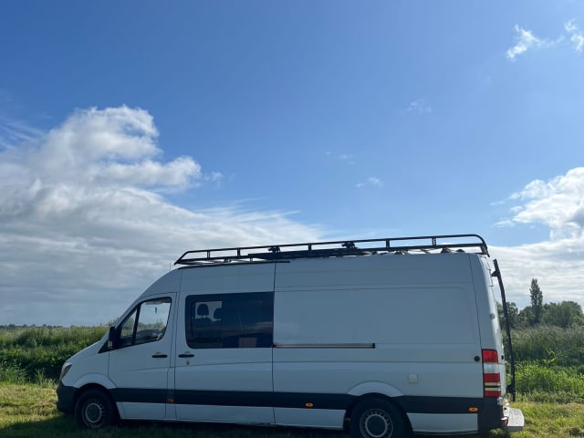 Bolt – 5 berth Mercedes-Benz Sprinter Van 2016