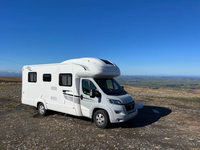 Haven – Autotrail Expedition C71 2023 mit 4 Schlafplätzen