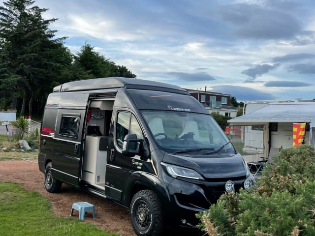 Macallan – 2 berth Dreamer D55 Up 2022