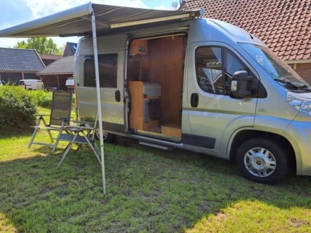 Luxury compact 2p Pössl bus camper