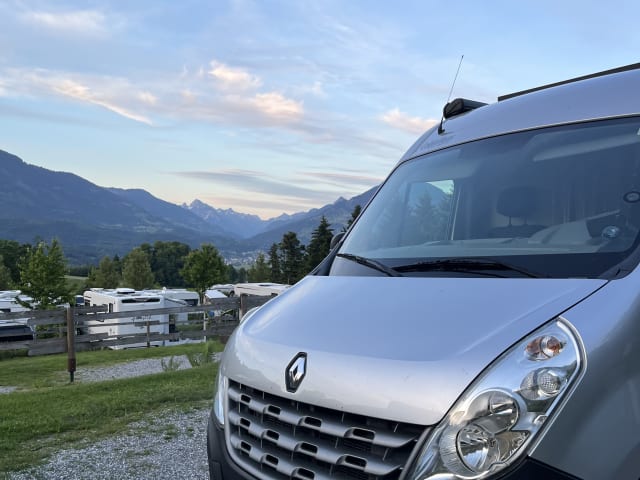 Wim  – 2p Renault campervan uit 2014