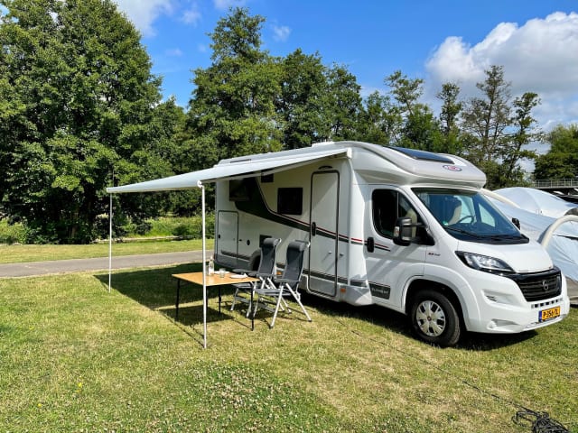 Romantic Luxury Camper – 2p LMC semi-integrated from 2020