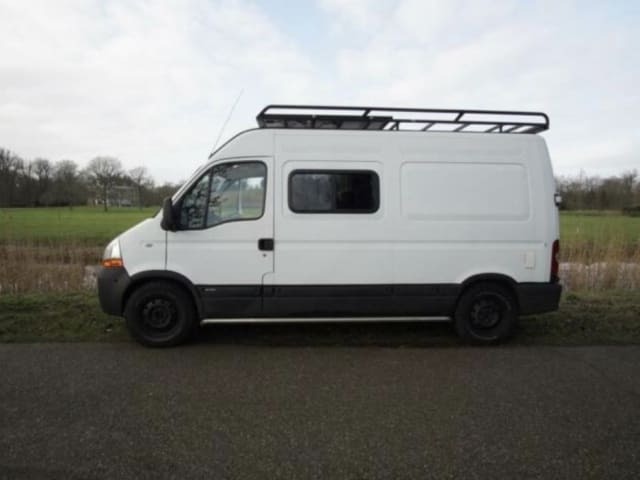 Renault Master zelfbouw offgrid camperbus 