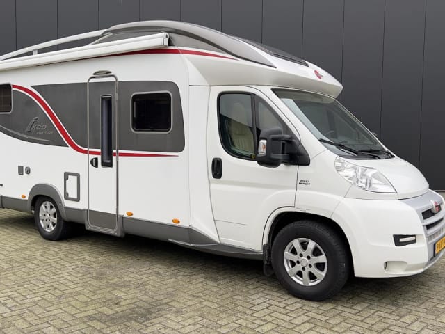 Prachtige luxe 4 persoons camper