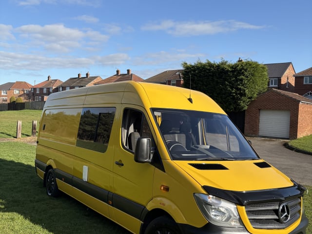 BumbleBee – 4 berth Mercedes-Benz campervan from 2015