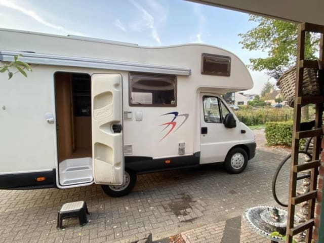 Cozy Fiat Ducato with air conditioning and bicycle carrier