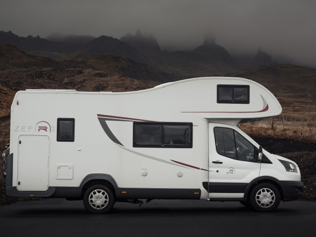 Jura – Jura - Camper di lusso a 5 posti letto