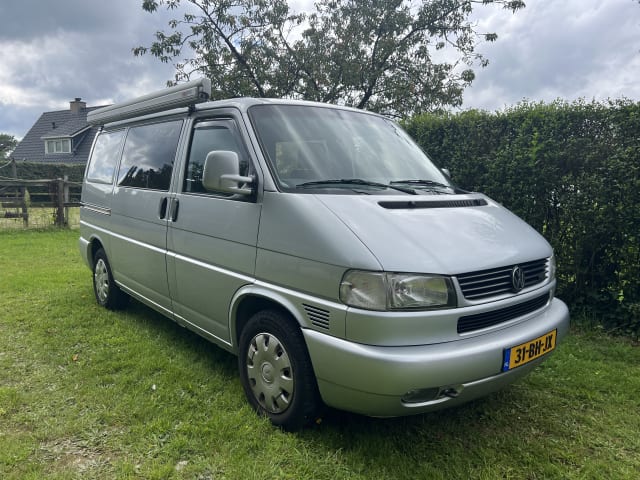 Lobbes – 2p Volkswagen bus uit 2003