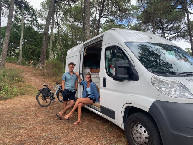 Sallie – 2p Peugeot bus uit 2016