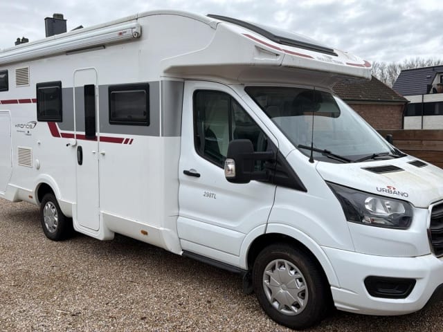 Superdeluxe Motorhome Automaat met krachtige motor