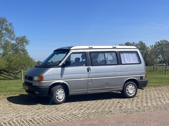 Fifty Shades –  Camper Volkswagen T4 California (4 persone)