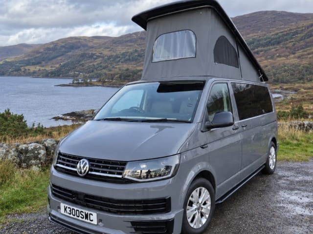 Volkswagen campervan met 4 slaapplaatsen uit 2019