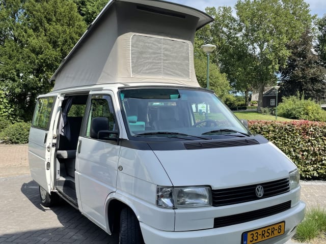 4p Volkswagen campervan uit 1995