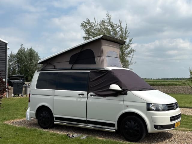 VW T5 Campervan met hefdak - compleet en van alle gemak voorzien
