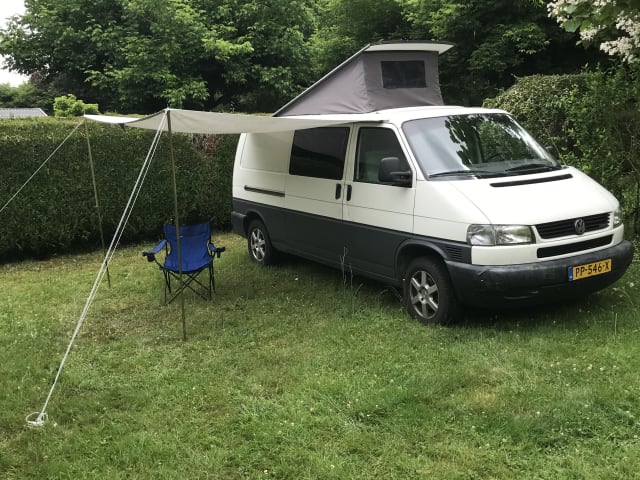 Misty Miles – 2p Volkswagen campervan from 2001