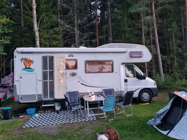 Spacious, cozy and complete family camper