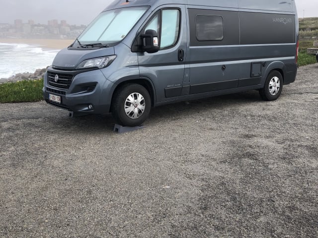 CaRo – 4p Pilote bus from 2018 (2 adults and 2 children)