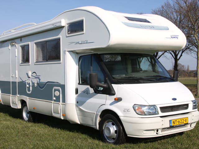 Super Brig 678 - Leuke familie camper voor 7 personen!