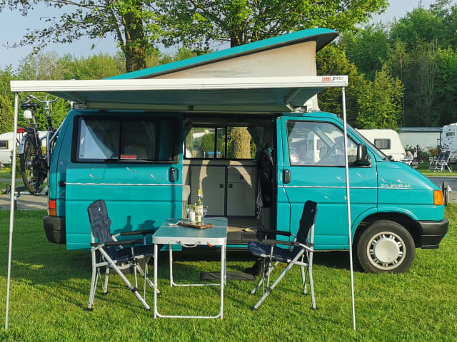 Olli – VW T4 Westfalia, instapklaar en zelfvoorzienend