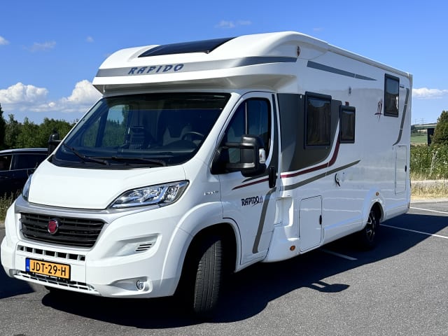 Rapido automaat uit 2018 met lengte bedden voor uitgerust wakker worden.