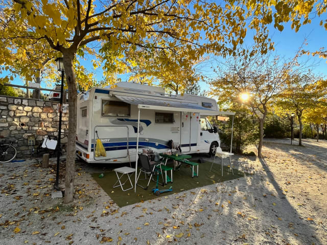 Fiat Ducato Alkoof Camper voor met het (jonge) gezin